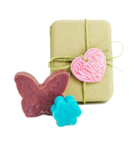 SAVONS CADEAUX POUR LA FÊTE DE LA FEMME OU LA FÊTE DES MÈRES AVEC FLEURS ET PAPILLON
