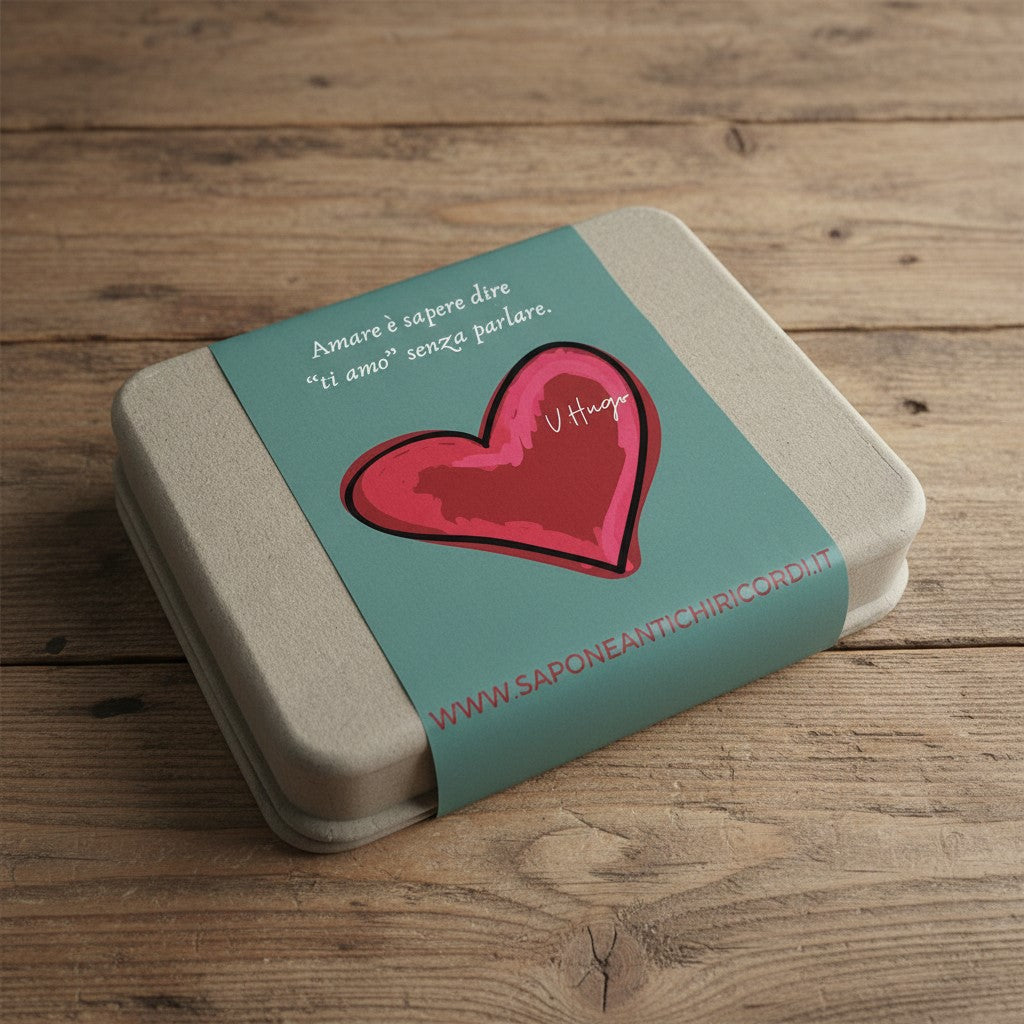 VALENTINE'S DAY GIFT SET: 4 BARS OF ARTISAN SOAP WITH A STRAW LINER - 100g each