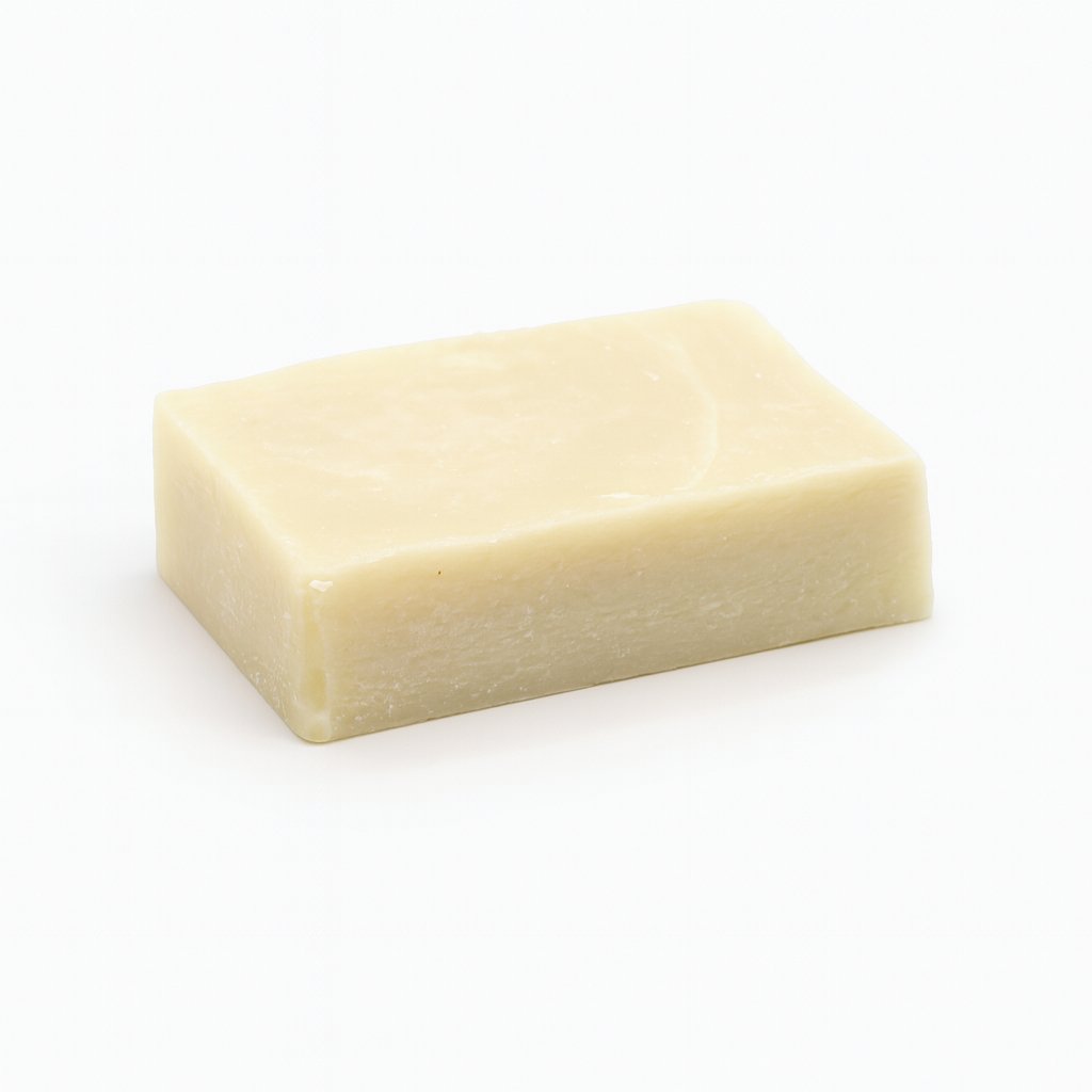 Savon à raser au pin sylvestre dans un emballage en carton recyclé
