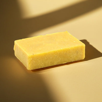 EMBALLAGE DE SAVON AU BOIS DE SANTAL EN CARTON RECYCLÉ